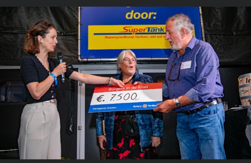 Haringparty keert € 22.500 uit aan goede doelen